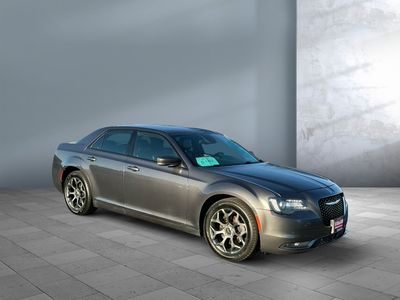 2018 Chrysler 300 — photo 10 view