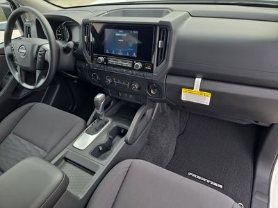 2026 Nissan Frontier — photo 11 view