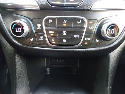 2024 Chevrolet Equinox — photo 18 view