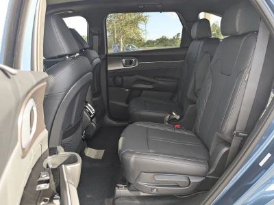 2026 Kia Sorento Hybrid — photo 17 view