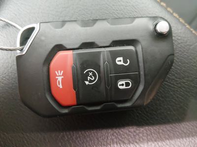 2025 Jeep Wrangler - Photo 15