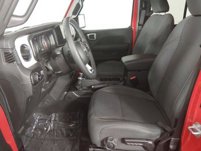 2025 Jeep Wrangler - Photo 19