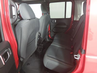 2025 Jeep Wrangler - Photo 20