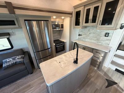 2021 Forest River RV Rockwood Signature Ultra Lite - Photo 11