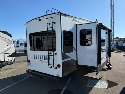 2021 Forest River RV Rockwood Signature Ultra Lite - Photo 5