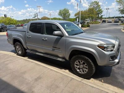2017 Toyota Tacoma - Photo 2