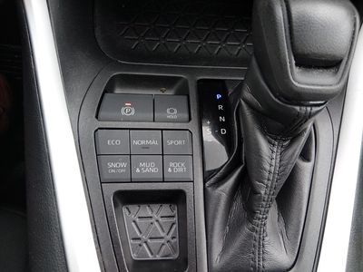 2021 Toyota RAV4 — photo 18 view