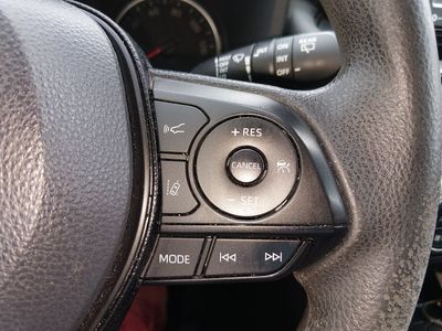 2021 Toyota RAV4 — photo 13 view