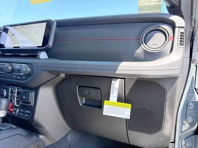 2026 Jeep Gladiator — photo 27 view
