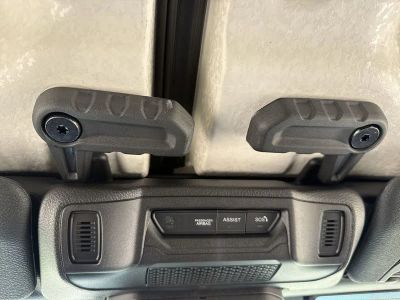 2026 Jeep Gladiator — photo 14 view
