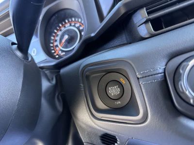 2026 Jeep Gladiator — photo 15 view