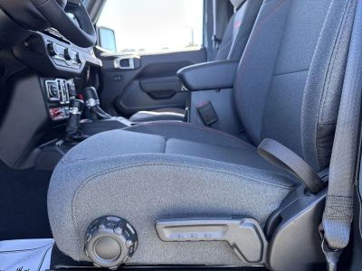 2026 Jeep Gladiator — photo 11 view