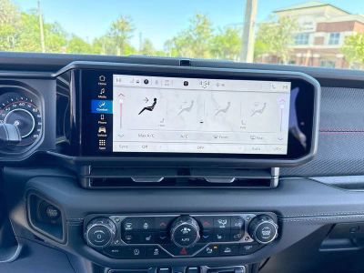 2026 Jeep Gladiator — photo 18 view