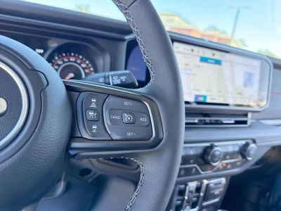 2026 Jeep Gladiator — photo 13 view