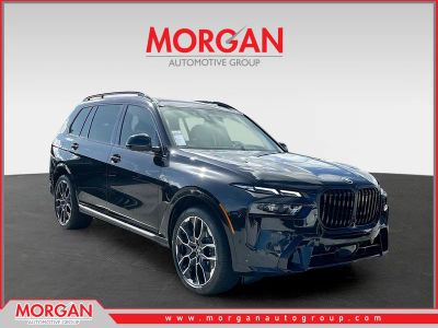 2026 BMW X7 xDrive40i in Black — front three-quarter view