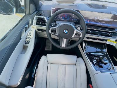 2026 BMW X7 — photo 17 view