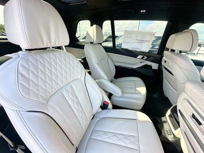 2026 BMW X7 — photo 21 view