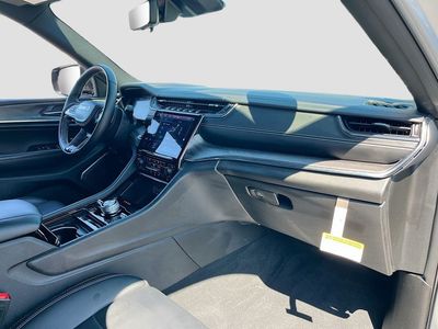 2025 Jeep Grand Cherokee - Photo 31