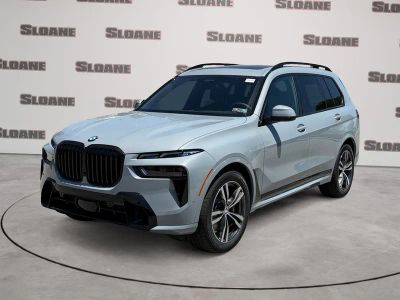 2027 BMW X7 xDrive40i in Brooklyn Grey Metallic — front three-quarter view