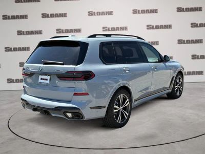 2027 BMW X7 — detail view