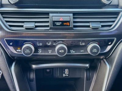 2019 Honda Accord Sedan — photo 14 view
