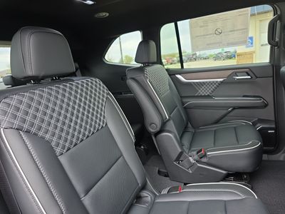 2026 GMC Acadia — photo 14 view