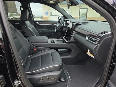2026 GMC Acadia — photo 15 view