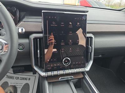 2026 GMC Acadia — photo 11 view