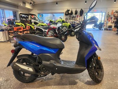 2022 Lance Cabo 50 — front three-quarter view