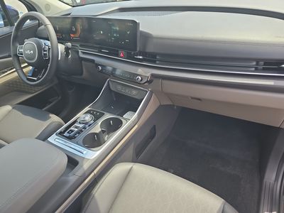 2026 Kia Carnival Hybrid — photo 12 view