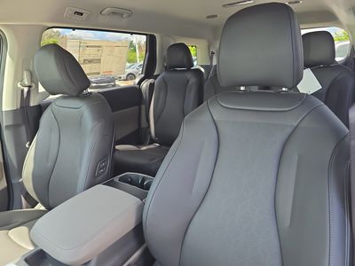 2026 Kia Carnival Hybrid — photo 23 view
