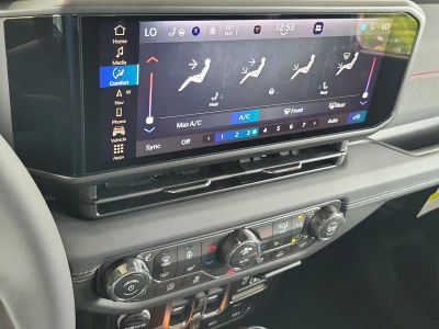 2026 Jeep Wrangler — photo 27 view