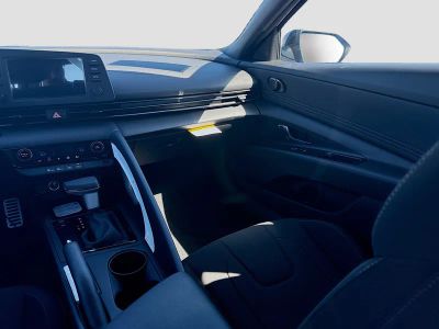 2026 Hyundai ELANTRA — photo 16 view