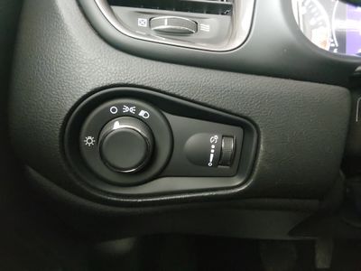 2023 Jeep Renegade - Photo 13