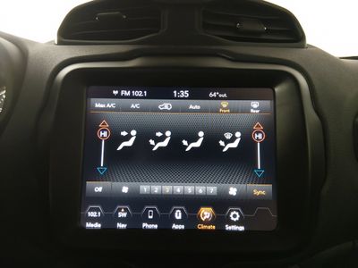 2023 Jeep Renegade - Photo 18