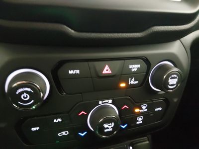 2023 Jeep Renegade - Photo 19