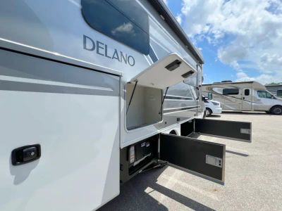 2027 Thor Motor Coach DELANO — photo 22 view