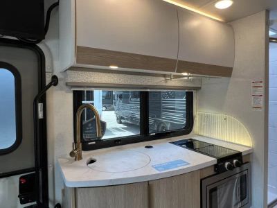 2027 Thor Motor Coach DELANO — photo 9 view