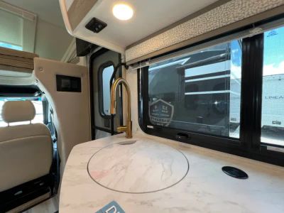 2027 Thor Motor Coach DELANO — photo 11 view