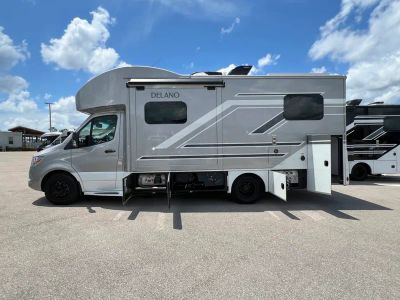 2027 Thor Motor Coach DELANO — photo 24 view