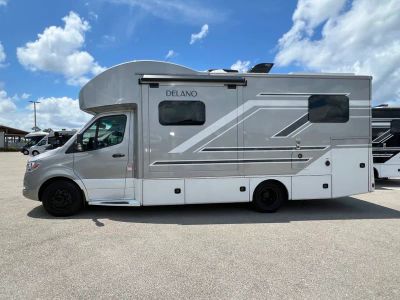 2027 Thor Motor Coach DELANO — photo 23 view