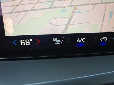 2025 Chevrolet Traverse - Photo 20
