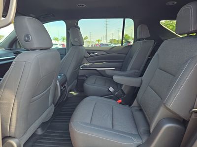 2025 Chevrolet Traverse - Photo 13