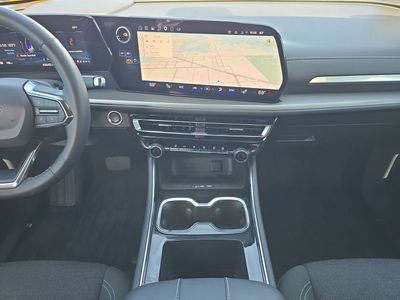 2025 Chevrolet Traverse - Photo 11