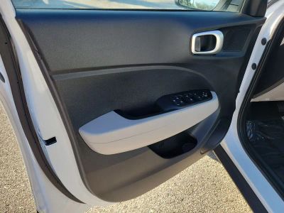 2024 Hyundai Venue — photo 18 view