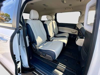 2026 Kia Carnival Hybrid — photo 28 view