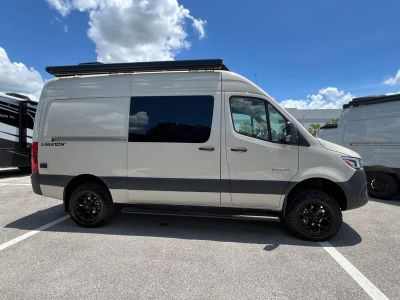 2027 Entegra LAUNCH — photo 17 view