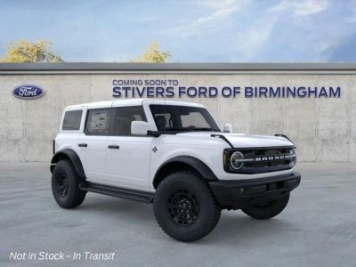 2026 Ford Bronco Outer Banks in Oxford White — front three-quarter view