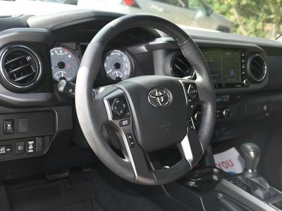 2022 Toyota Tacoma — photo 8 view