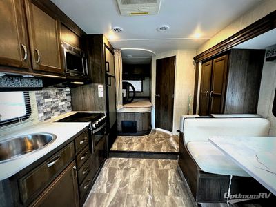 2023 Gulf Stream Conquest Class C - Photo 4